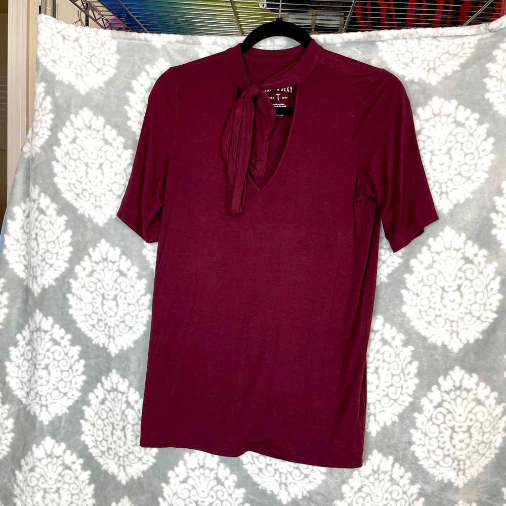 Neck tie soft tee